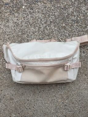 Calpak Terra Sling